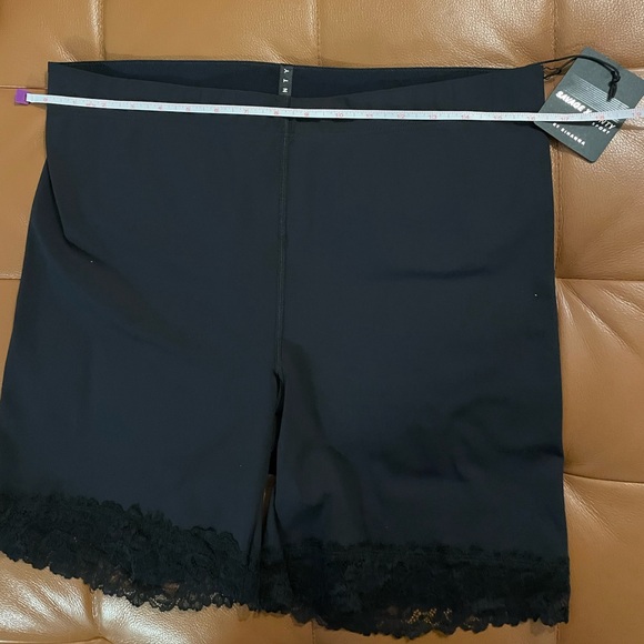Savage X Fenty Sport Black Shorts by Rihanna. Size 3X. New with tags. - Picture 13 of 16